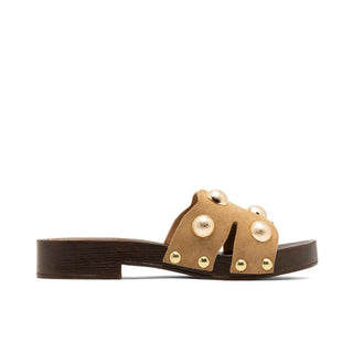 SANDALIA DE TACÓN DE PIEL TACHUELAS GIANNA CAMEL