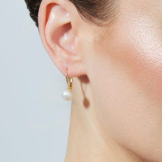 Pendientes de Plata de Ley 925 con Perla Blanca acabados en oro amarillo 18K - Essential-blanco