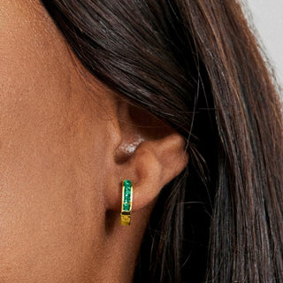 Pendientes de 9mm de diámetro con Circonita Esmeralda acabado Oro Amarillo de 18K - Wudya-verde