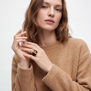 Anillo de Lacado Negro acabado en oro amarillo de 18k - Uap-NEGRO