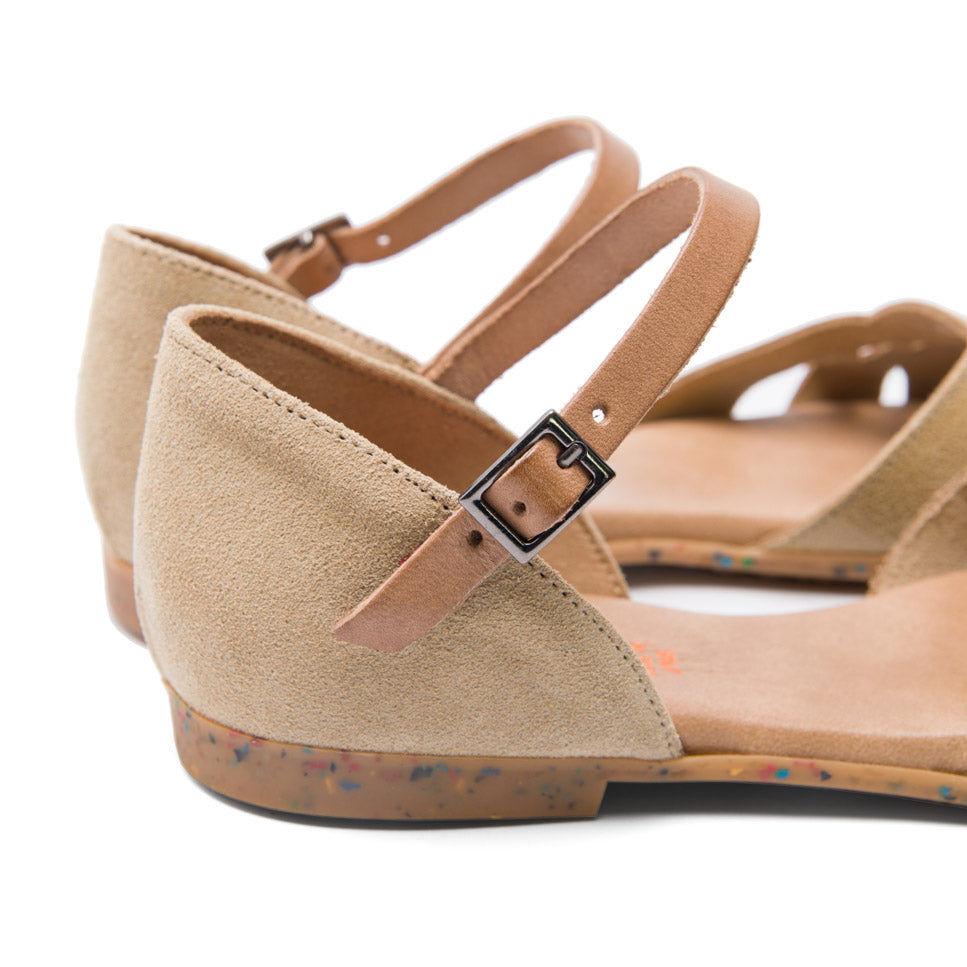 Beige Leather Flat Sandals With Enclosed Toe â MISWEAR