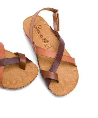 Brown Leather Flat Sandals with Scratch Straps